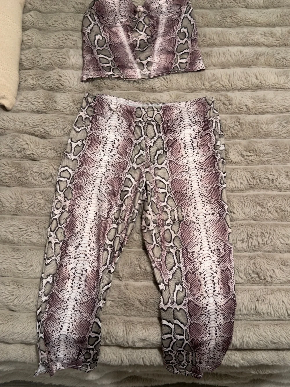 Snake-Print Crop Top and Leggings Set - Pink/Gray